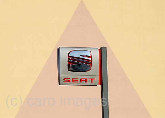 0CE100402D036CAROE.JPG