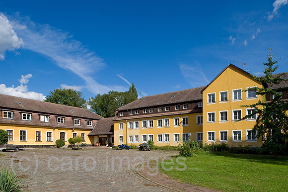 0CE100903D042CAROE.JPG