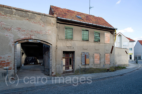 0CE100402D034CAROE.JPG