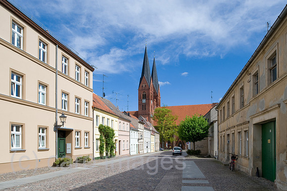 0CE100505D023CAROE.JPG
