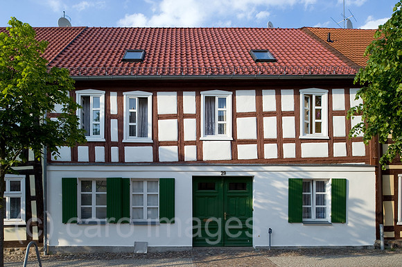 0CE100529D046CAROE.JPG
