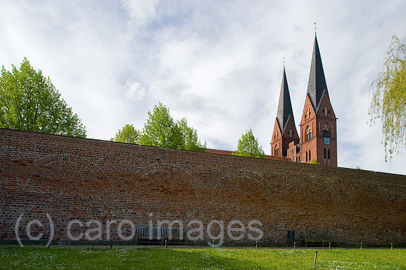 0CE100505D028CAROE.JPG
