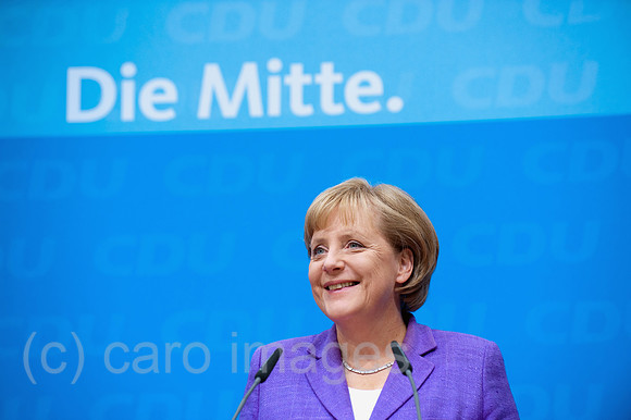 00Y090831D016CARO.JPG