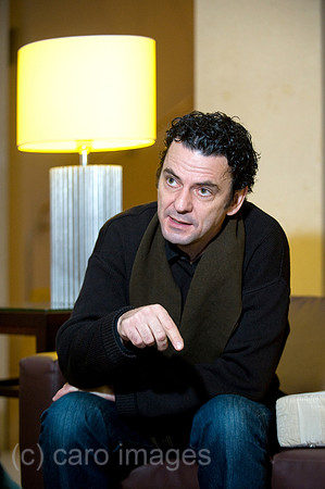 00Y100108D007CARO.JPG