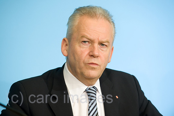 00Y100128D004CARO.JPG