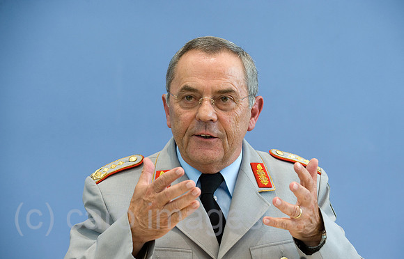 00Y090722D033CARO.JPG
