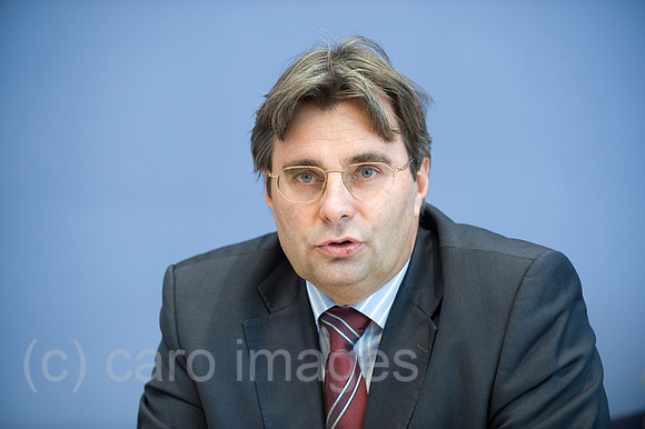 00Y091030D006CARO.JPG