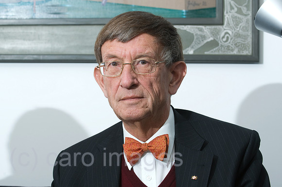 00Y091021D004CARO.JPG