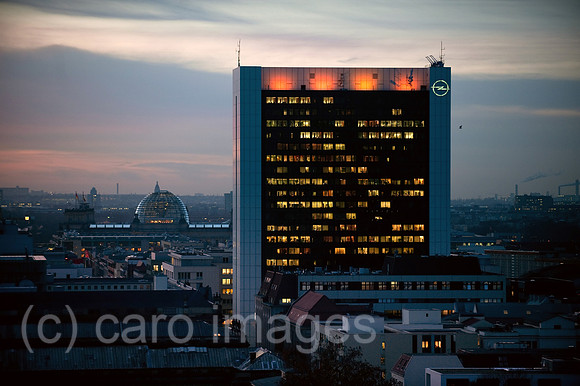 00Y091207D049CARO.JPG