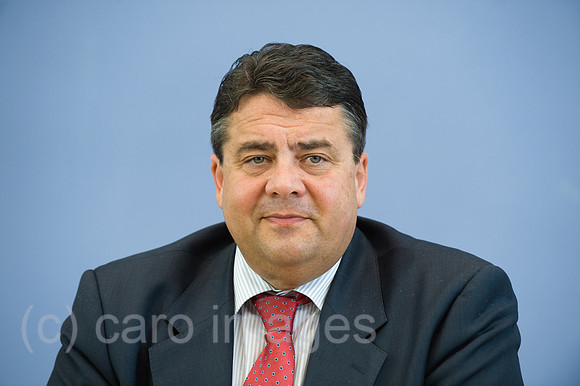 00Y090715D046CARO.JPG