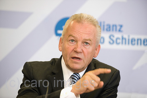 00Y090929D015CARO.JPG
