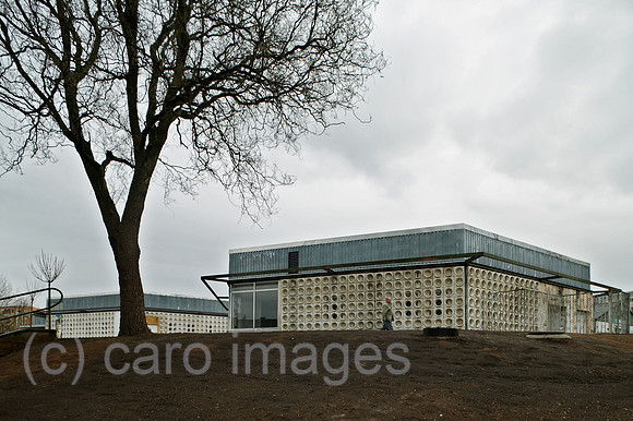00P100329D102CARO.JPG