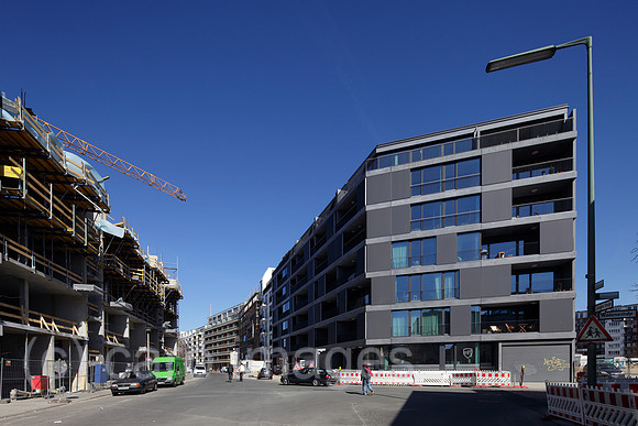 00P110329D106CARO.JPG