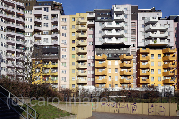 00P110323D052CARO.JPG