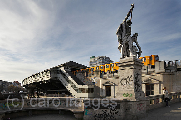 00P110323D048CARO.JPG