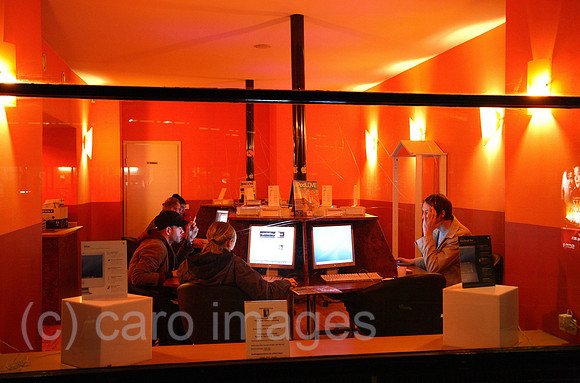 00A070317D132CAROEP.JPG