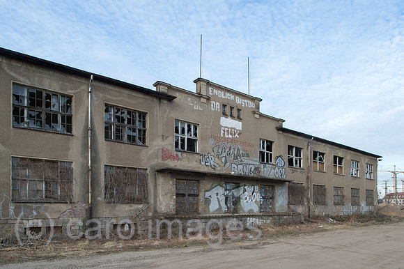 0CE150308D037CAROE.JPG