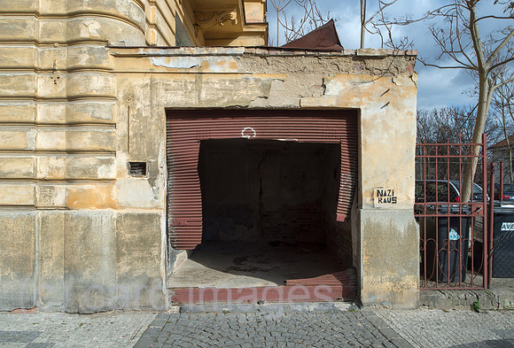 0CE150311D015CAROE.JPG