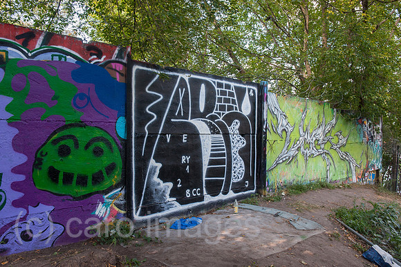 0CE140828D007CAROE.JPG