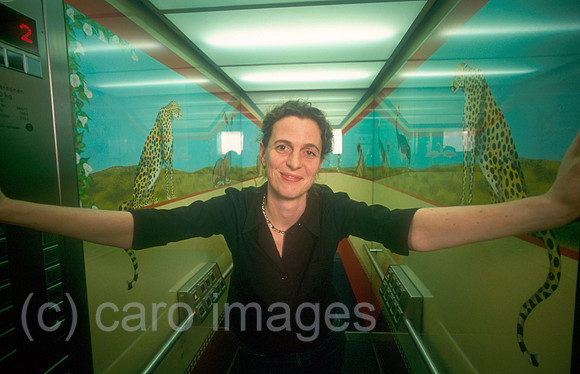 00J001708CARO.JPG