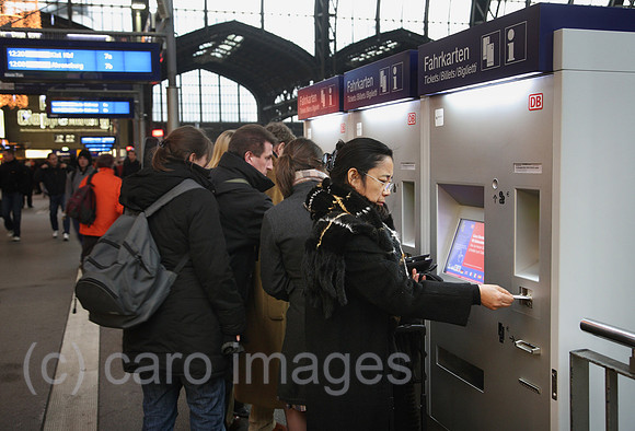 00A071219D013CAROE.JPG