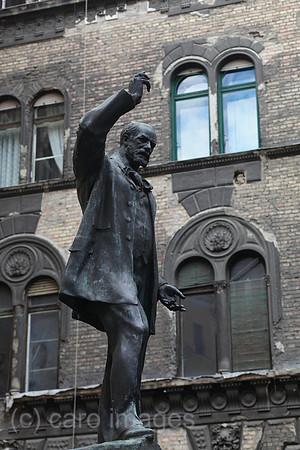 00P101020D684CARO.JPG