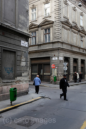 00P101019D664CARO.JPG