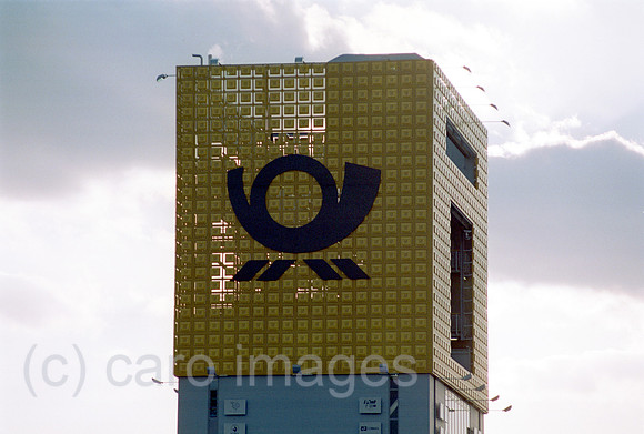 00M077613CARO.JPG