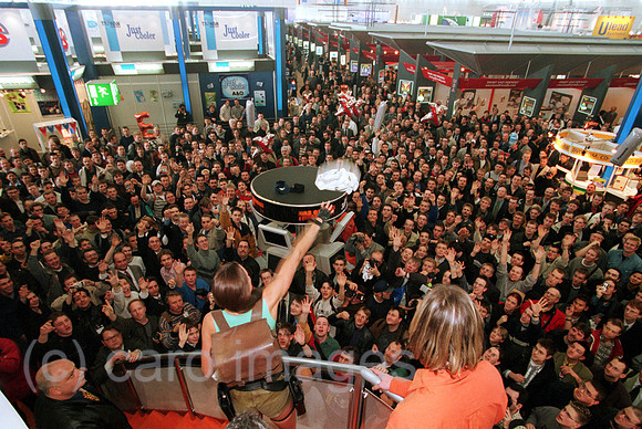 00M077305CARO.JPG