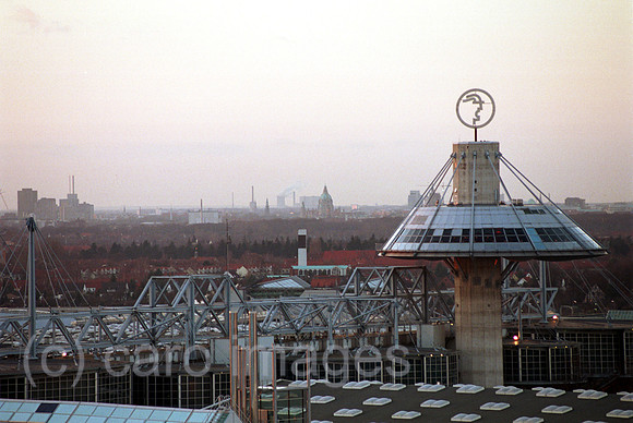 00M077406CARO.JPG