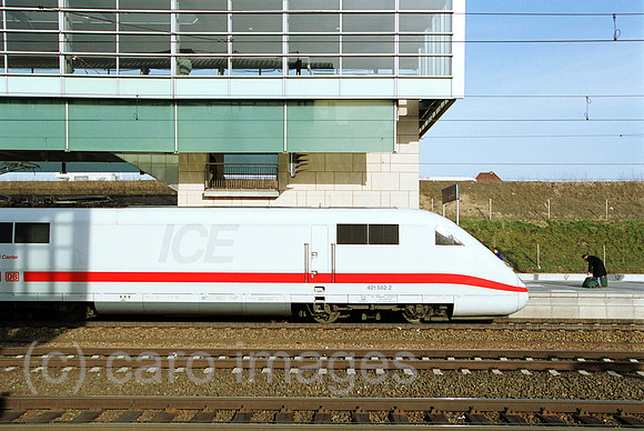00M077836CARO.JPG