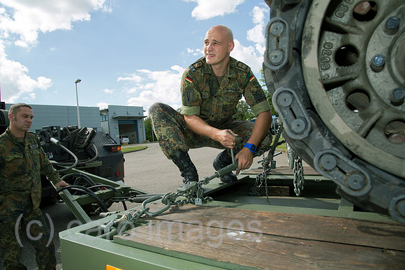 00A130909D412CAROE.JPG
