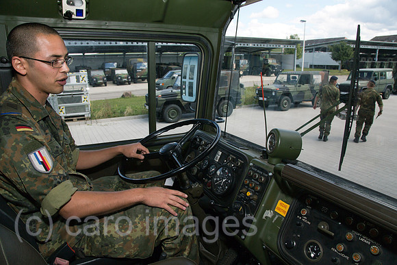 00A130909D293CAROE.JPG