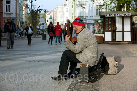 00A110429D081CAROE.JPG