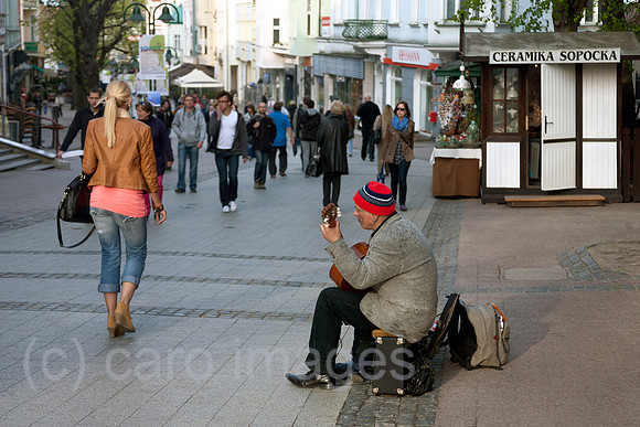 00A110429D093CAROE.JPG