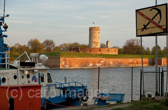 00A110429D128CAROE.JPG