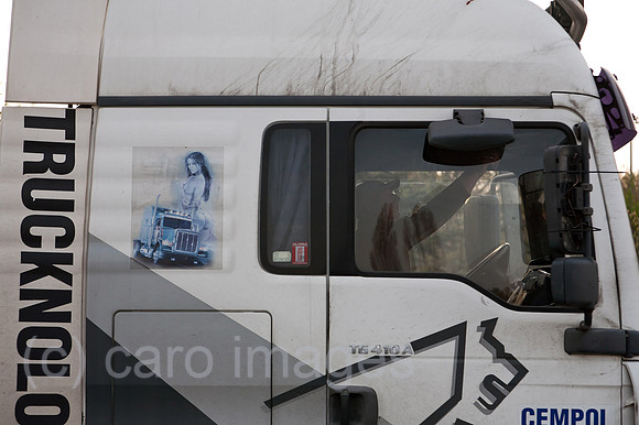 00A110429D142CAROE.JPG