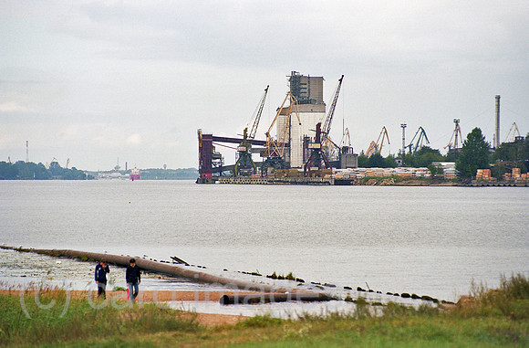 00A174033CAROE.JPG