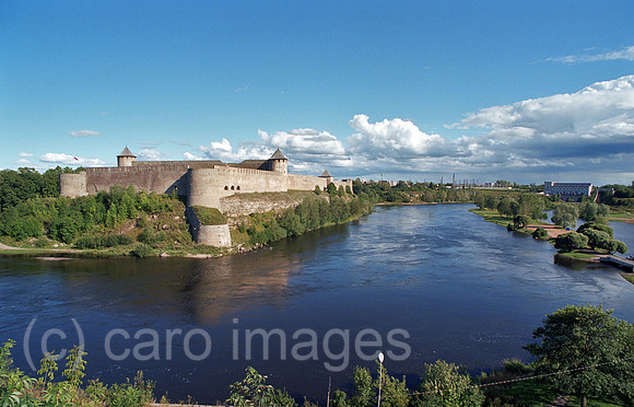 00A175328CAROE.JPG