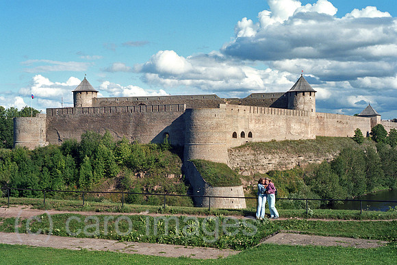 00A175319CAROE.JPG