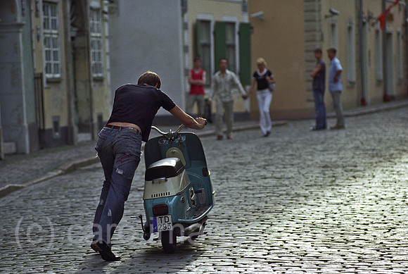 00A173237CAROE.JPG