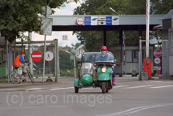 00A175212CAROE.JPG