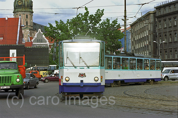 00A173002CAROE.JPG