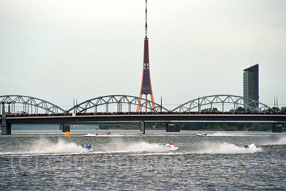 00A174125CAROE.JPG