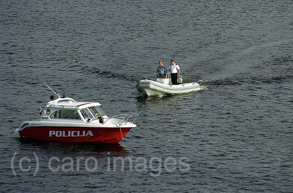 00A172936ACAROE.JPG