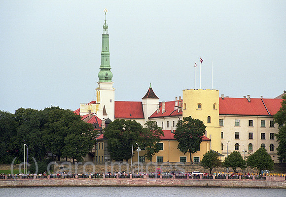 00A174019CAROE.JPG