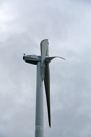 00A131229D030CAROE.JPG