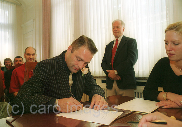 00A111202CARO.JPG