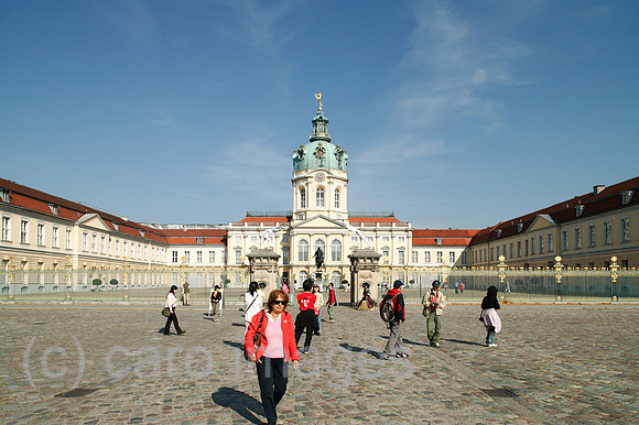 00P060921D016CARO.JPG