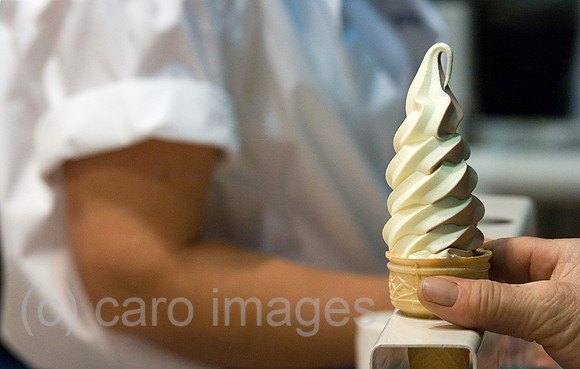 0GB080120D071CARO.JPG